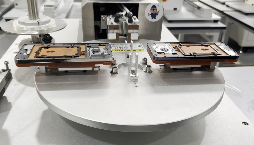 手機外殼貼膜，良率暴跌！深夜航班飛向東莞，能否拯救這場“面子”危機？