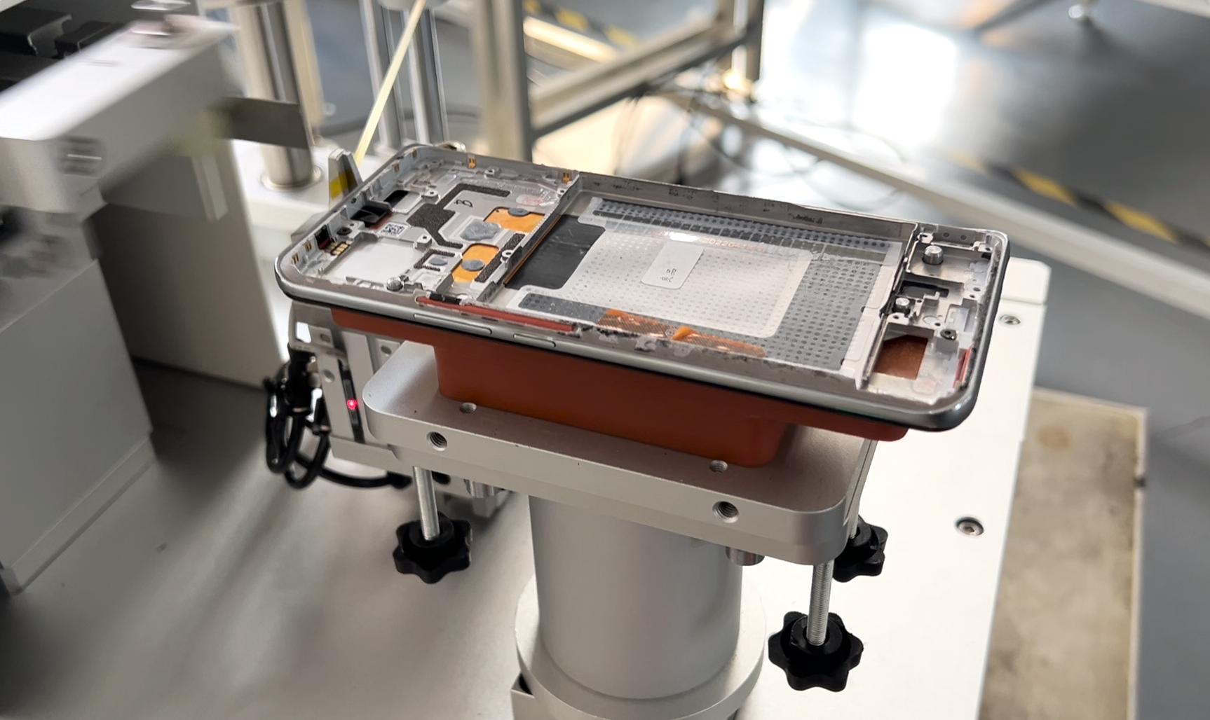 雙工位手機(jī)邊框貼膜機(jī)靠譜商家不好找？